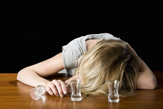 žena pití alkoholu, jak přestat