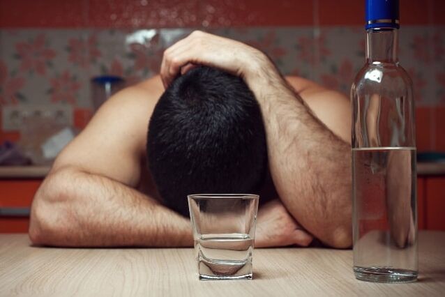 Mužský alkoholismus, vedoucí k fatálním následkům pro tělo
