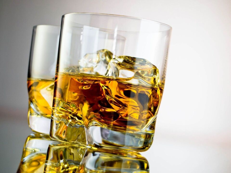 Alkohol, který u žen vyvolává fyzickou i psychickou závislost